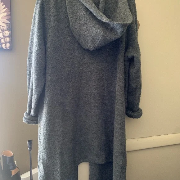Oversized Divided Cardigan Wrap - Picture 3 of 4